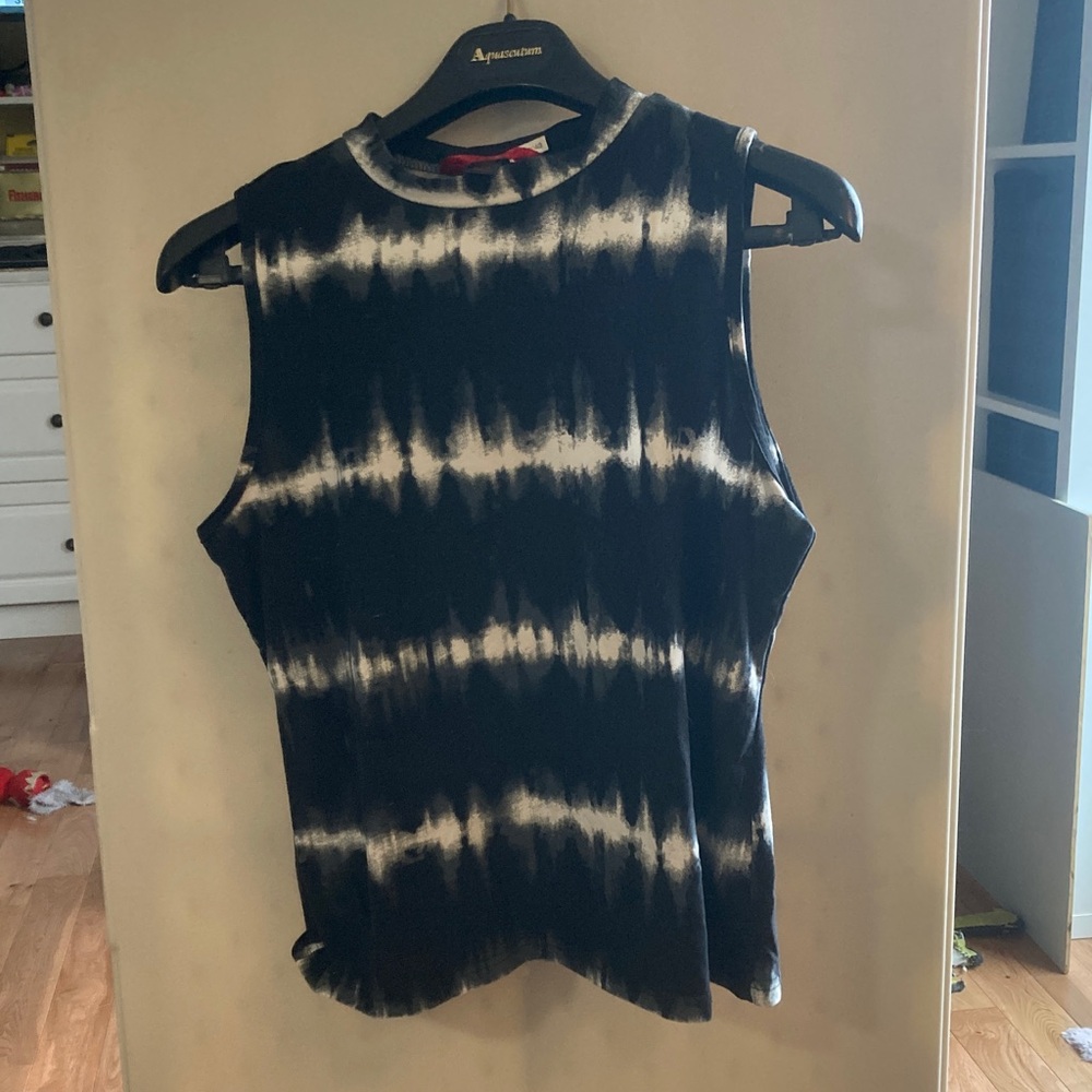 Hot Kiss Black & White Tie-Dye Sleeveless Tank